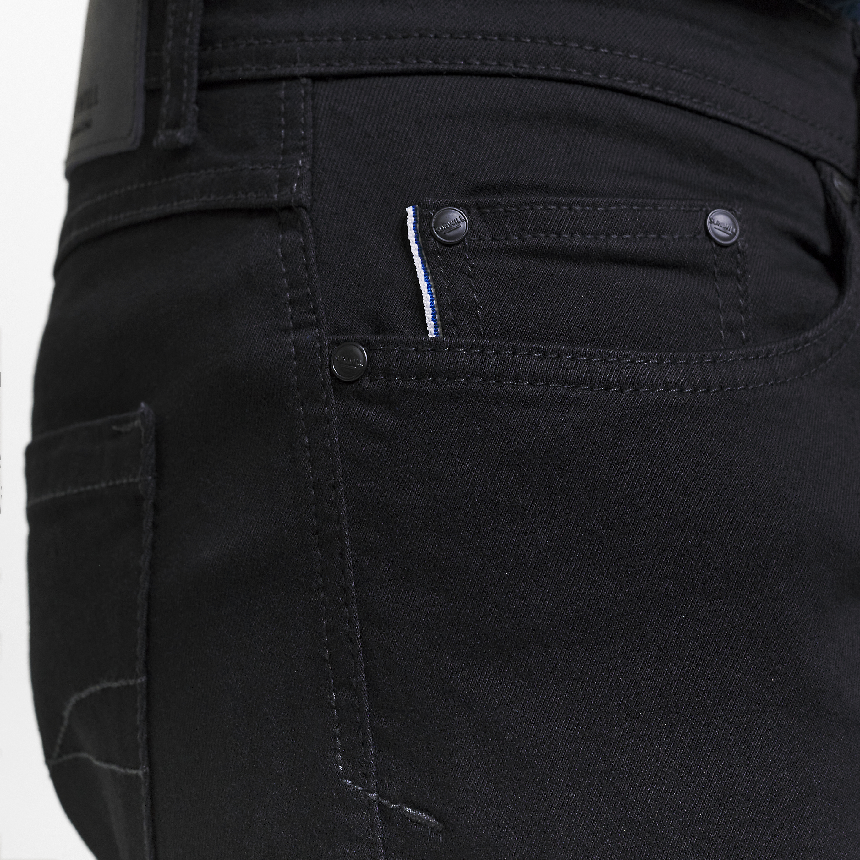 Jeans - Taillierte Passform